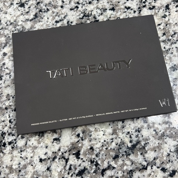 Tati Beauty Volume 1 Palette 24 Shades - Picture 1 of 8